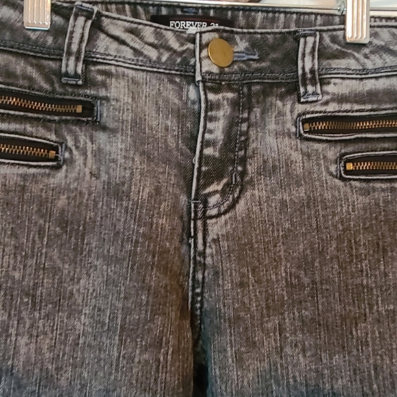 Forever 21 - Picture 6 of 16